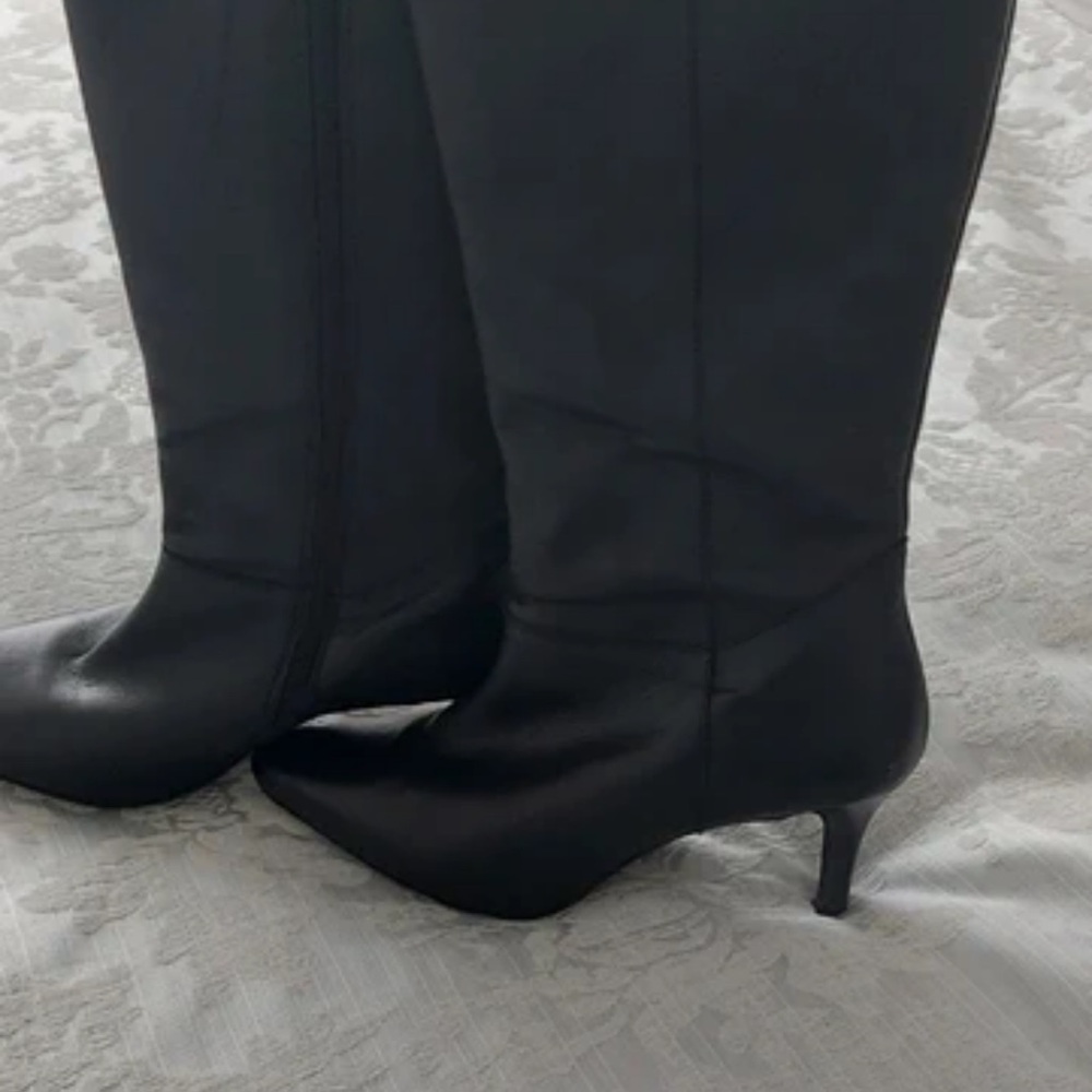 Elegant Black Heeled Women's Boots